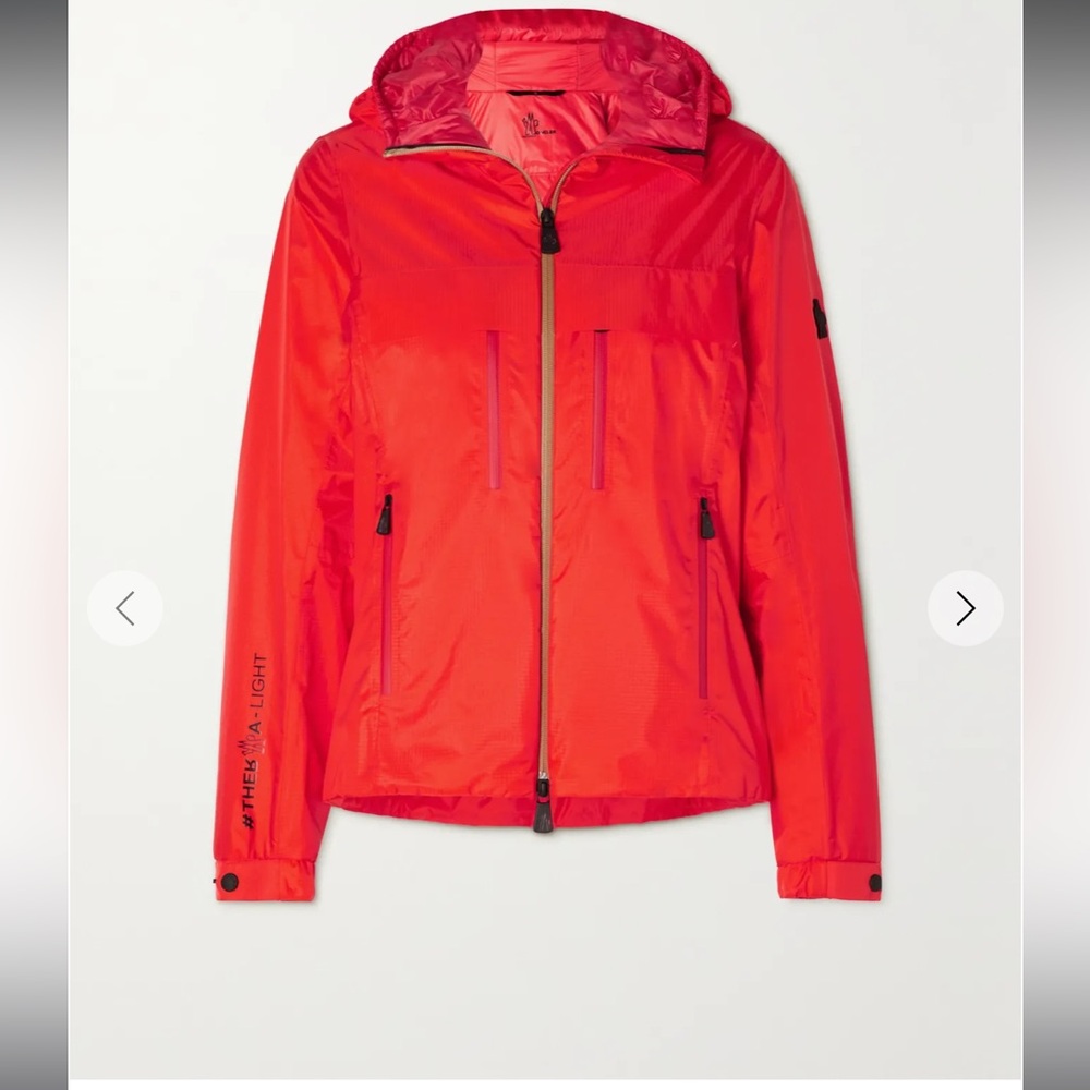 NWT MONCLER GRENOBLE
Vouvry hooded GORE-TEX ripstop down jacket size 4